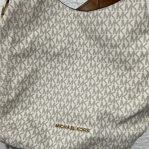 Michael Kors Large Chain Shoulder Tote “Lillie” White and Brown - Picture 7 of 7